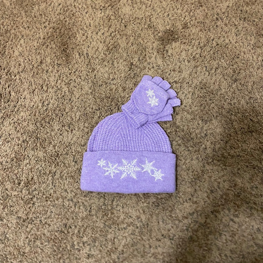 NWT Womens Lilac Snowflake Beanie and Fingerless Gloves Set Winter Warm Cozy‎